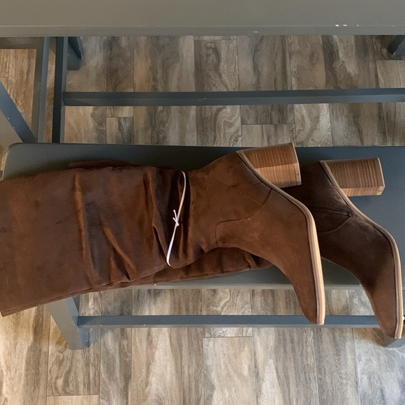 Universal Thread Junie Brown Microsuede Tall Boots size 7.5 new - Picture 2 of 10